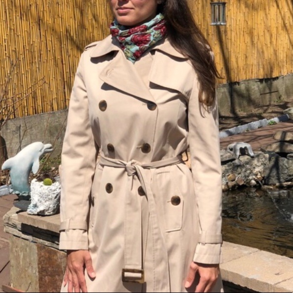 Classic Belted Double-Breasted Trench Coat 🧥
